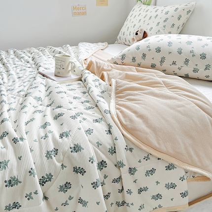 91家纺网 家纺一手货源 找家纺 柒月2024新款华夫格小清新卡通印花夏被 小果子-