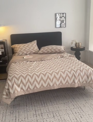 91家纺网 家纺一手货源 找家纺 安莱生活 2024新款双层纱色织提花海澜夏被及四件套系列 海澜-米