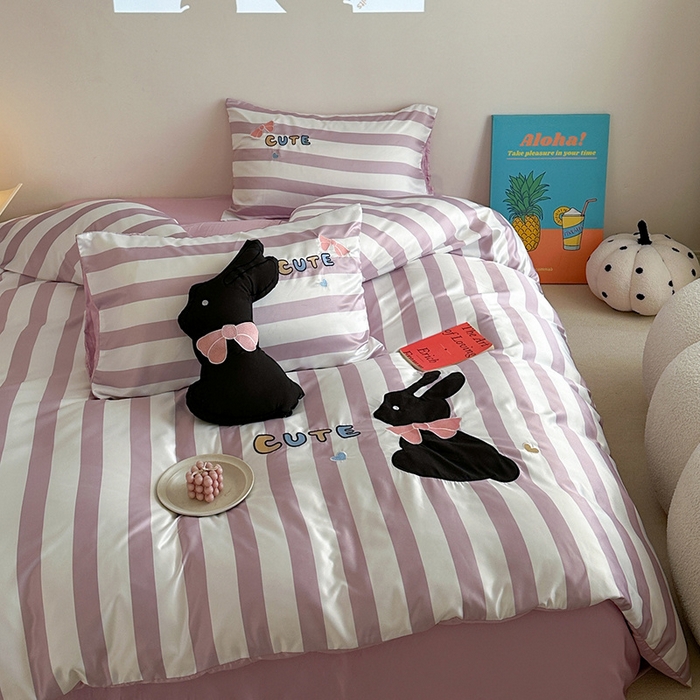 91家纺网 家纺一手货源 找家纺 优悦2024新款冰丝卡通贴布绣四件套 小黑兔