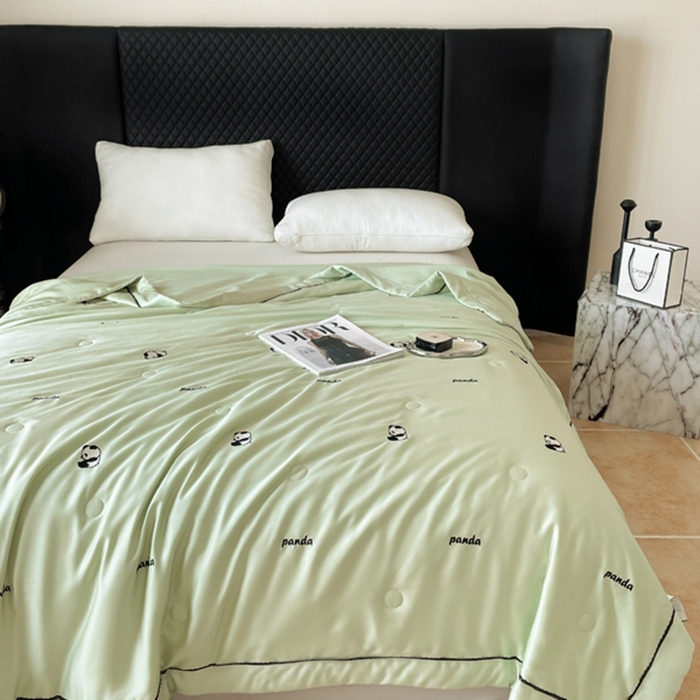 91家纺网 家纺一手货源 找家纺 被靠被 2024新款熊猫刺绣凉感莱赛尔夏被被子被芯 茶绿