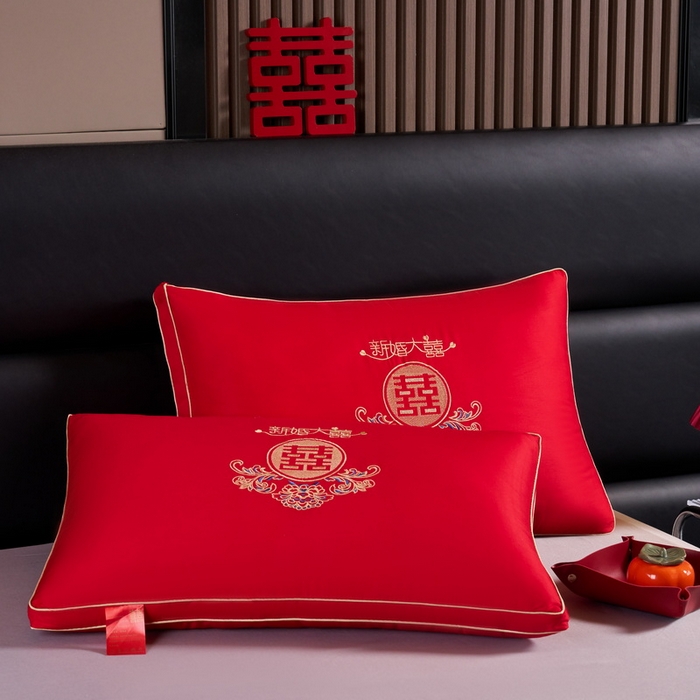 91家纺网 家纺一手货源 找家纺 贤内助 2024新款全棉婚庆羽丝枕保健枕枕头枕芯系列 新婚大喜 48*74cm/只