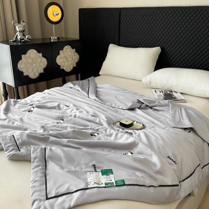 91家纺网 家纺一手货源 找家纺 被靠被 2024新款熊猫刺绣凉感莱赛尔夏被被子被芯 雅灰