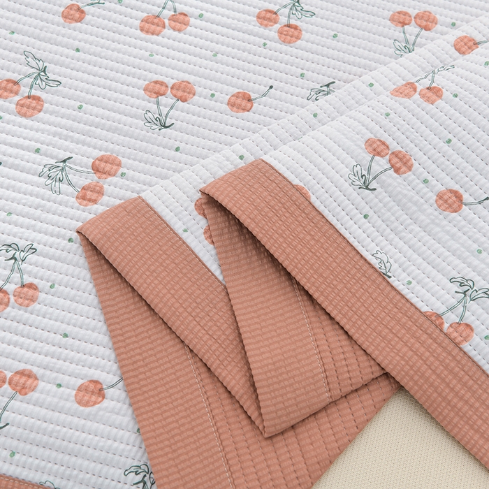 91家纺网 家纺一手货源 找家纺 圣楚家纺 2024新款A类泡泡棉夹棉床盖樱樱细语