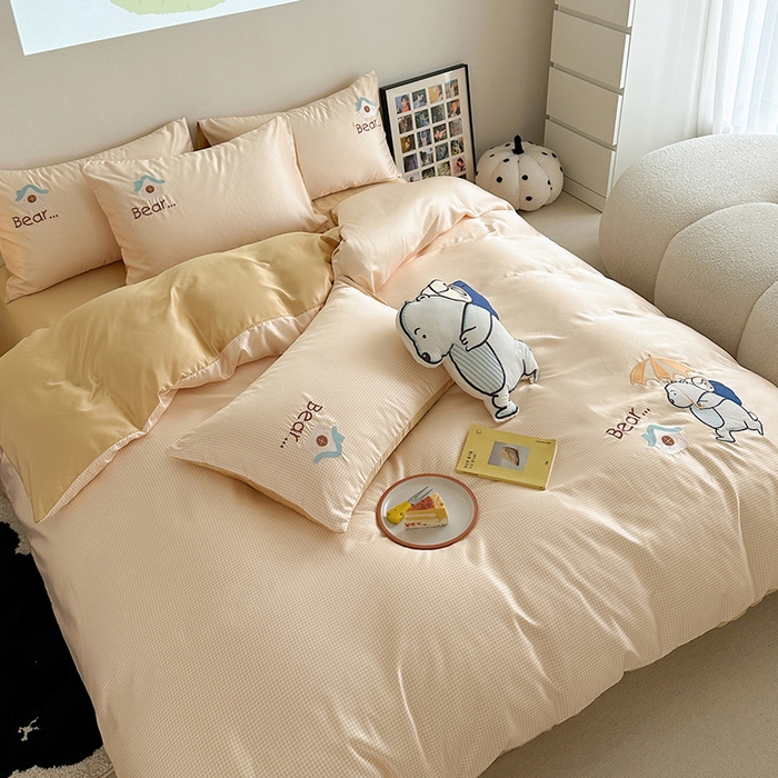 91家纺网 家纺一手货源 找家纺 优悦2024新款冰丝卡通贴布绣四件套 背包熊-黄