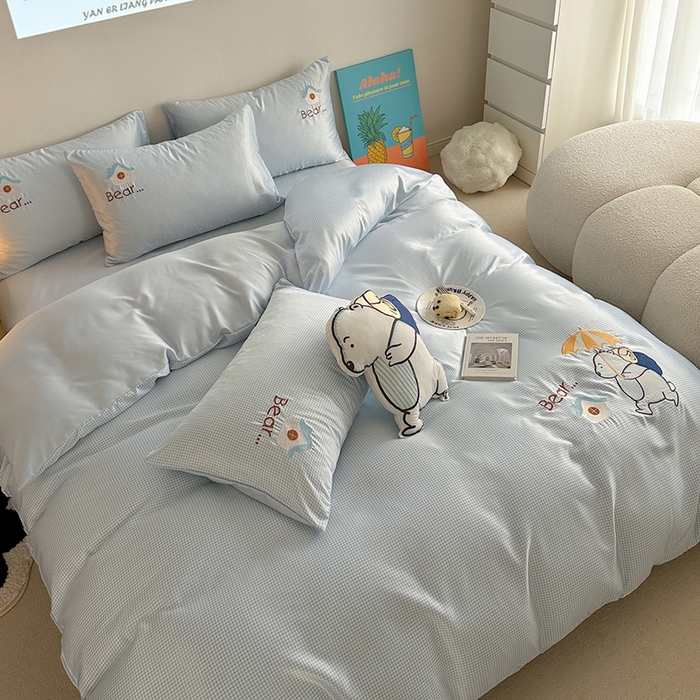 91家纺网 家纺一手货源 找家纺 优悦2024新款冰丝卡通贴布绣四件套 背包熊-蓝