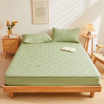 91家纺网 家纺一手货源 找家纺 暖季家纺 2025新款A类原棉母婴级防水床笠 迷宫格-豆绿