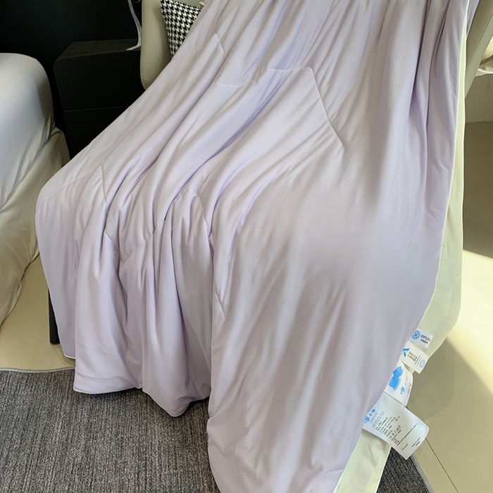 91家纺网 家纺一手货源 找家纺 莱豫家纺 2024新款小冰皮夏凉被锦纶氨纶面料空调夏被 多肉葡萄