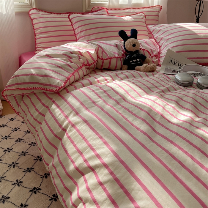 91家纺网 家纺一手货源 找家纺 857家居 2024新款贝壳边四件套 条纹-玫瑰红