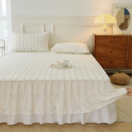 尊康家纺（原磊科） 2024新款亲肤奶昔棉夹棉床裙星空点点系列 星空点点-米白