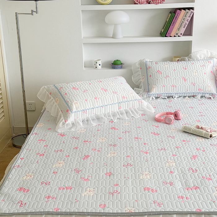 91家纺网 家纺一手货源 找家纺 昔可 新款床裙款乳胶凉席双层雪纺纱乳胶凉席三件套 玫瑰小猫咪