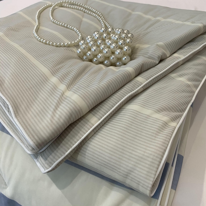 91家纺网 家纺一手货源 找家纺 奈萝家纺 2024新款A类凉感丝小凉皮夏被可机洗夏被新品空调被 条纹