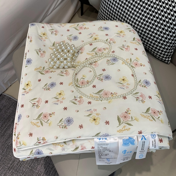 91家纺网 家纺一手货源 找家纺 奈萝家纺 2024新款A类凉感丝小凉皮夏被可机洗夏被新品空调被 暖意花开