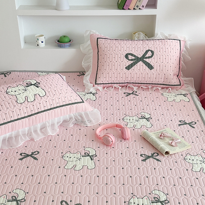 91家纺网 家纺一手货源 找家纺 昔可 新款床裙款乳胶凉席双层雪纺纱乳胶凉席三件套 波点丝带小猫咪