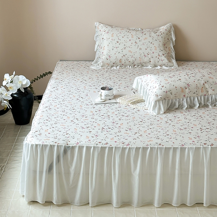 91家纺网 家纺一手货源 找家纺 昔可 2024新款A类900D仙仙雪纺纱床裙款冰丝席三件套 花园萌兔