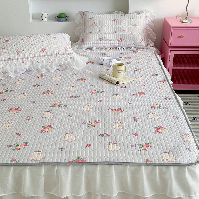 91家纺网 家纺一手货源 找家纺 昔可 新款床裙款乳胶凉席双层雪纺纱乳胶凉席三件套 花园兔兔