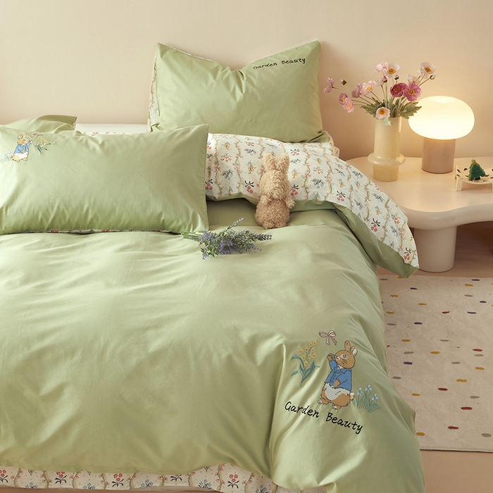 91家纺网 家纺一手货源 找家纺 怡家居 2024新款全棉印花加绣花四件套 花园兔