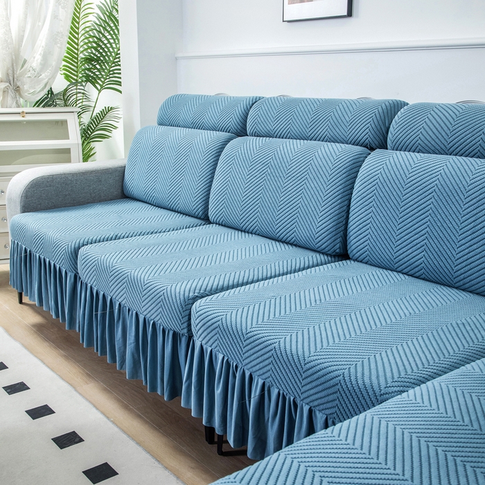 91家纺网 家纺一手货源 找家纺 千彤 2024新款裙边款弹力沙发套罩拉花绒人字纹系列沙发笠 水蓝