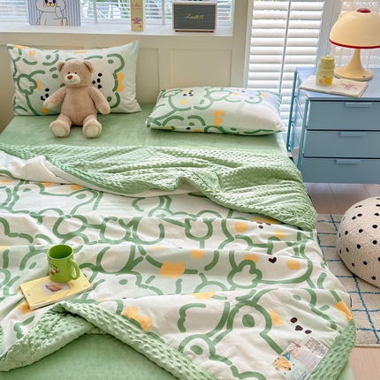 91家纺网 家纺一手货源 找家纺 花伞家居 2024新款全棉豆豆绒大豆夏被春秋被 夏被-绿色小熊