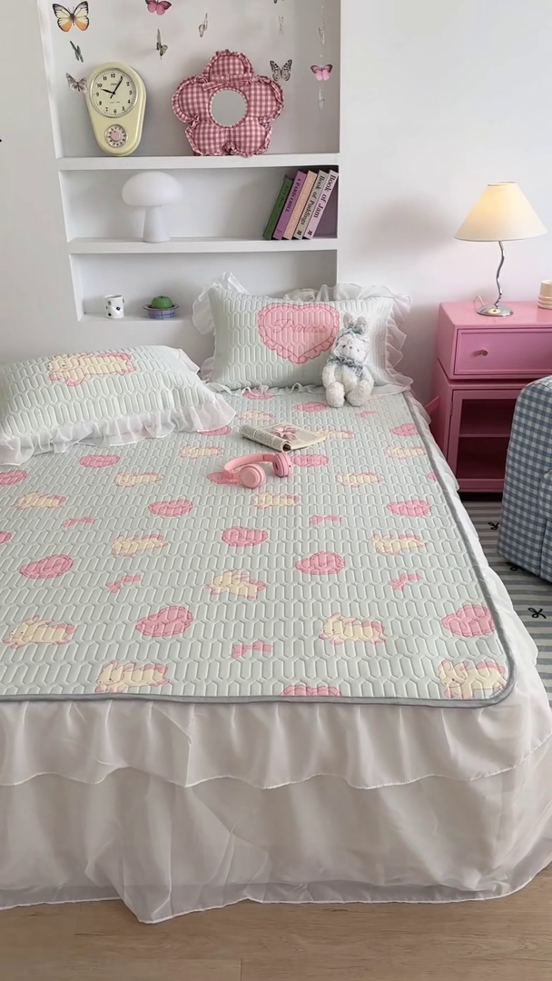 91家纺网 家纺一手货源 找家纺 昔可 新款床裙款乳胶凉席双层雪纺纱乳胶凉席三件套 萝莉爱心兔