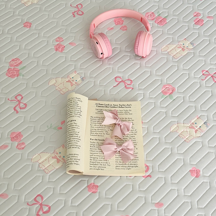 91家纺网 家纺一手货源 找家纺 昔可 新款床裙款乳胶凉席双层雪纺纱乳胶凉席三件套 玫瑰小猫咪