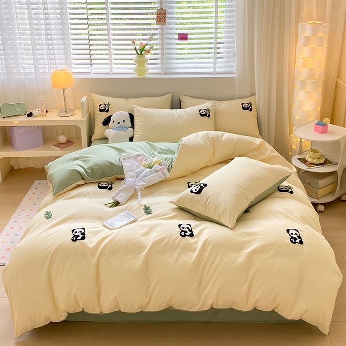 91家纺网 家纺一手货源 找家纺 眠帛 2024新款亲肤棉卡通毛巾绣四件套 熊猫-奶黄果绿