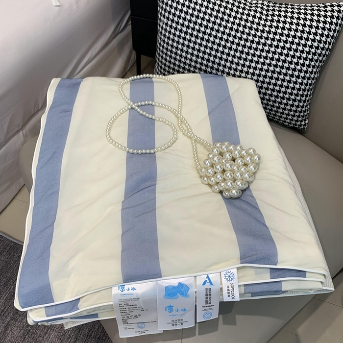 91家纺网 家纺一手货源 找家纺 奈萝家纺 2024新款A类凉感丝小凉皮夏被可机洗夏被新品空调被 条纹