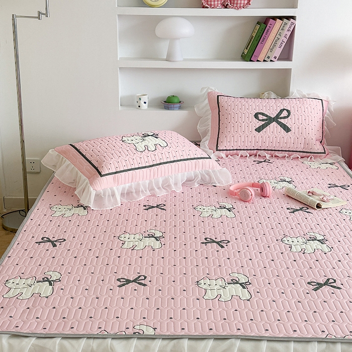 91家纺网 家纺一手货源 找家纺 昔可 新款床裙款乳胶凉席双层雪纺纱乳胶凉席三件套 波点丝带小猫咪