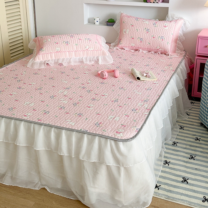 91家纺网 家纺一手货源 找家纺 昔可 新款床裙款乳胶凉席双层雪纺纱乳胶凉席三件套 碎花狗狗