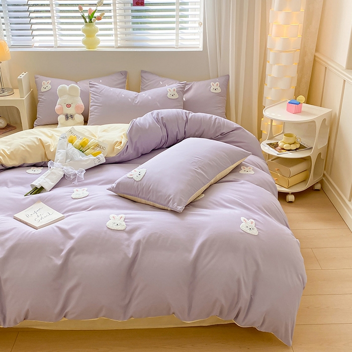 91家纺网 家纺一手货源 找家纺 眠帛 2024新款亲肤棉卡通毛巾绣四件套 兔兔-奶油紫奶黄