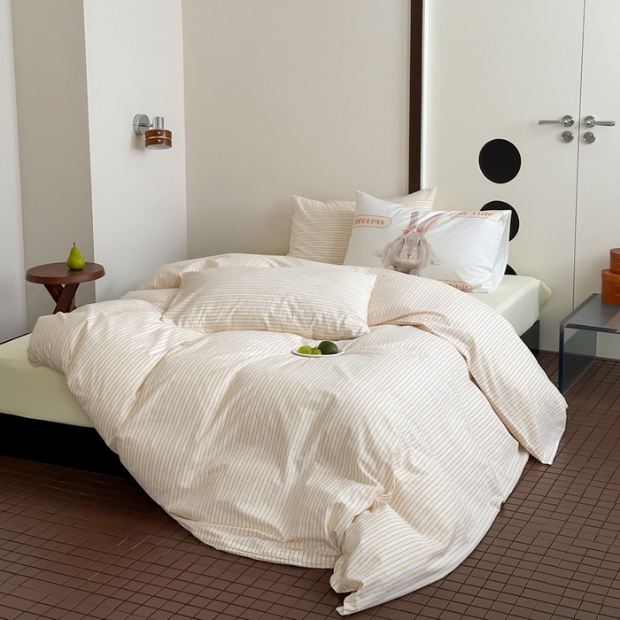 91家纺网 家纺一手货源 找家纺 艾沁 2024新款多巴胺条纹全棉色织水洗棉四件套 嫩黄条