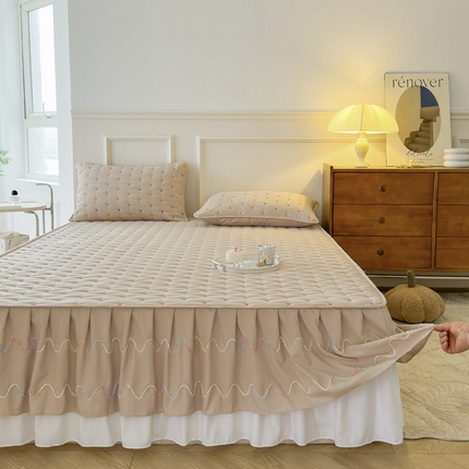 尊康家纺（原磊科） 2024新款亲肤奶昔棉夹棉床裙星空点点系列 星空点点-香槟