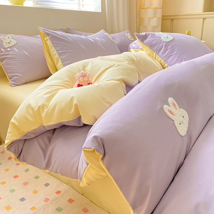 91家纺网 家纺一手货源 找家纺 眠帛 2024新款亲肤棉卡通毛巾绣四件套 兔兔-奶油紫奶黄