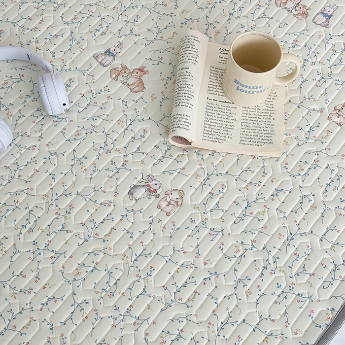 91家纺网 家纺一手货源 找家纺 昔可 新款床裙款乳胶凉席双层雪纺纱乳胶凉席三件套 花枝兔