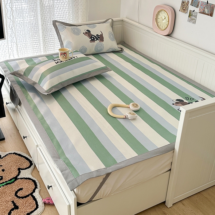 91家纺网 家纺一手货源 找家纺 昔可家纺 2024新款A类900D大版冰丝席 绿条腊肠狗