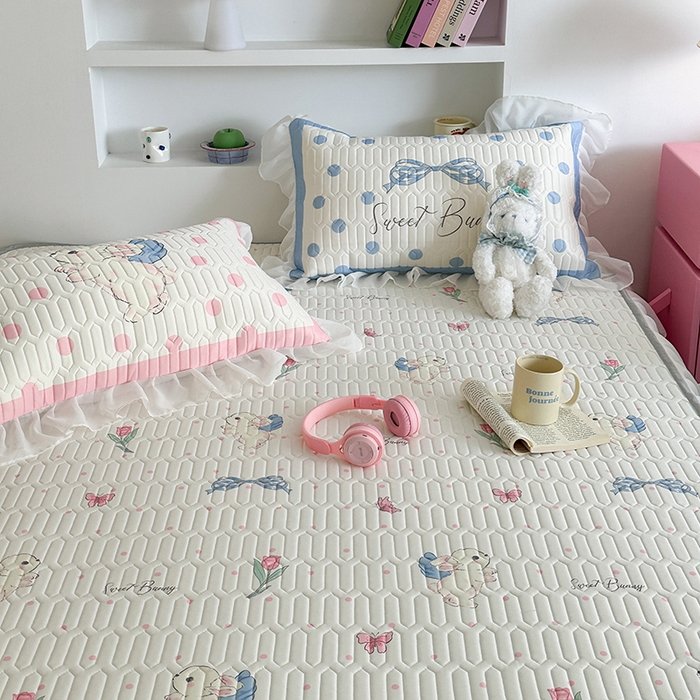 91家纺网 家纺一手货源 找家纺 昔可 新款床裙款乳胶凉席双层雪纺纱乳胶凉席三件套 郁金香花蜜兔