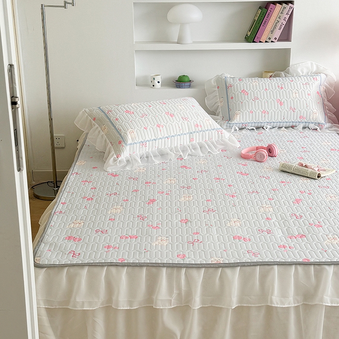 91家纺网 家纺一手货源 找家纺 昔可 新款床裙款乳胶凉席双层雪纺纱乳胶凉席三件套 玫瑰小猫咪