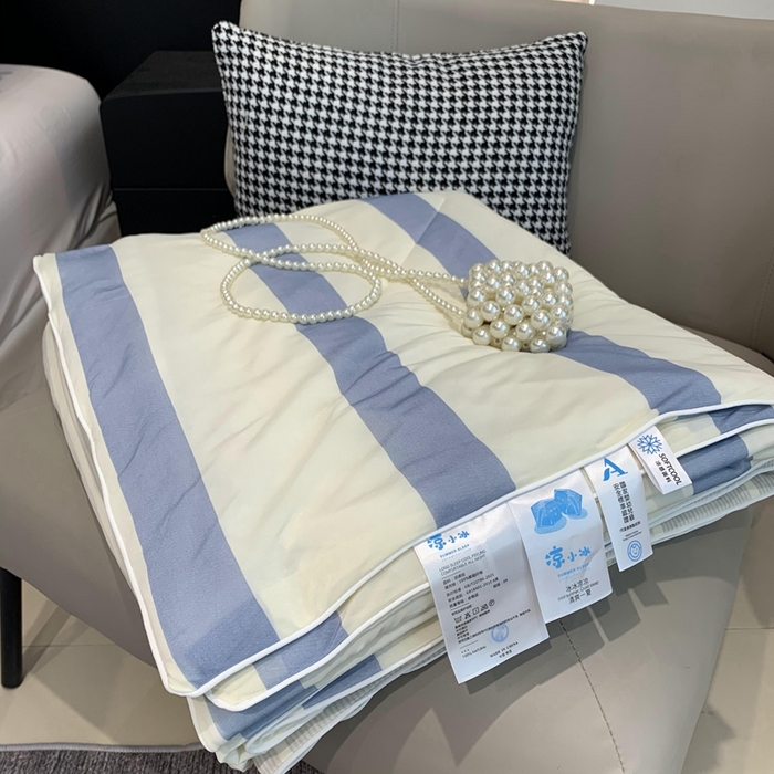 91家纺网 家纺一手货源 找家纺 奈萝家纺 2024新款A类凉感丝小凉皮夏被可机洗夏被新品空调被 条纹