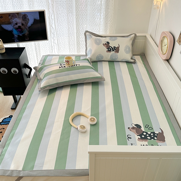 91家纺网 家纺一手货源 找家纺 昔可家纺 2024新款A类900D大版冰丝席 绿条腊肠狗