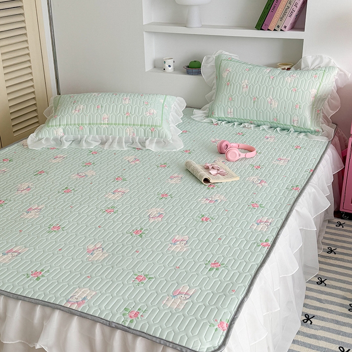 91家纺网 家纺一手货源 找家纺 昔可 新款床裙款乳胶凉席双层雪纺纱乳胶凉席三件套 田园小兔