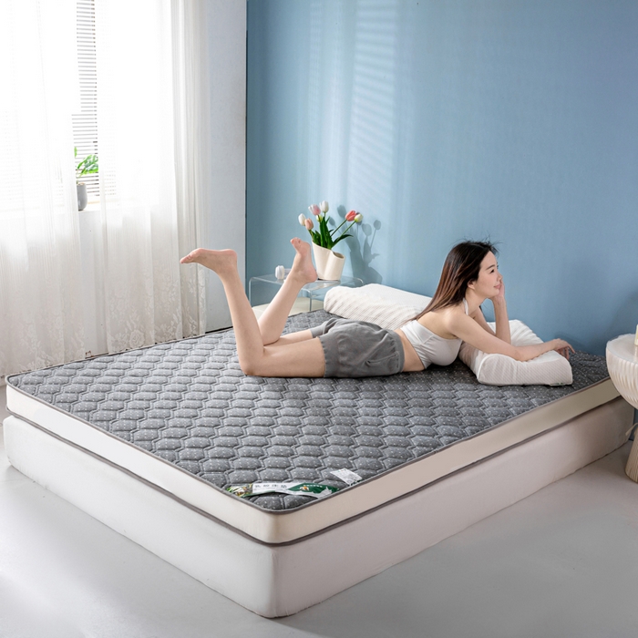 91家纺网 家纺一手货源 找家纺 缔莱被业 2024新款高端简约乳胶抗压记忆棉床垫软垫家用卧室床垫--白边 菱形灰