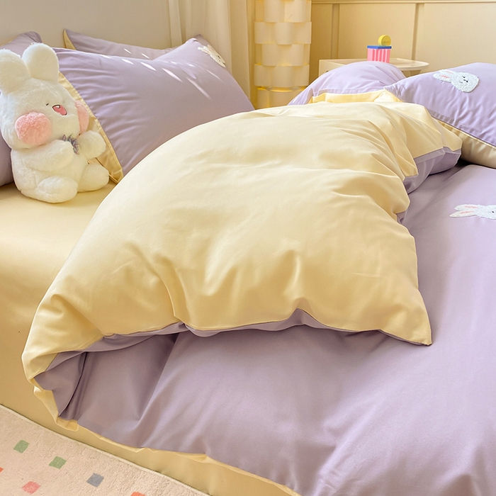 91家纺网 家纺一手货源 找家纺 眠帛 2024新款亲肤棉卡通毛巾绣四件套 兔兔-奶油紫奶黄