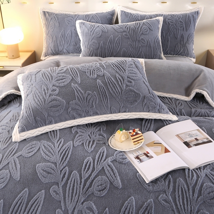 91家纺网 家纺一手货源 找家纺 芸锦豪2024新款花团雕花兔毛绒兔兔绒四件套 蓝灰