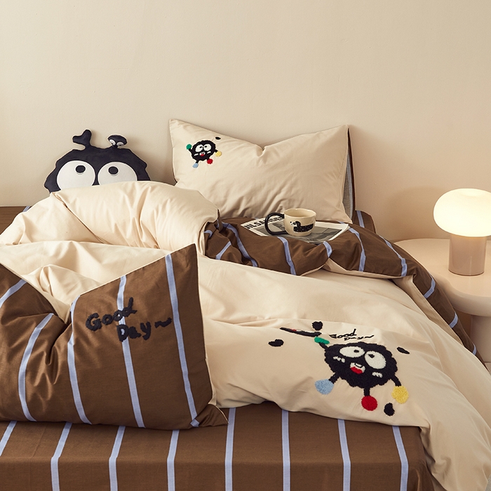 91家纺网 家纺一手货源 找家纺 怡家居 2024新款全棉印花加绣花四件套 小煤球