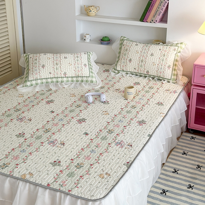 91家纺网 家纺一手货源 找家纺 昔可 新款床裙款乳胶凉席双层雪纺纱乳胶凉席三件套 草莓小兔