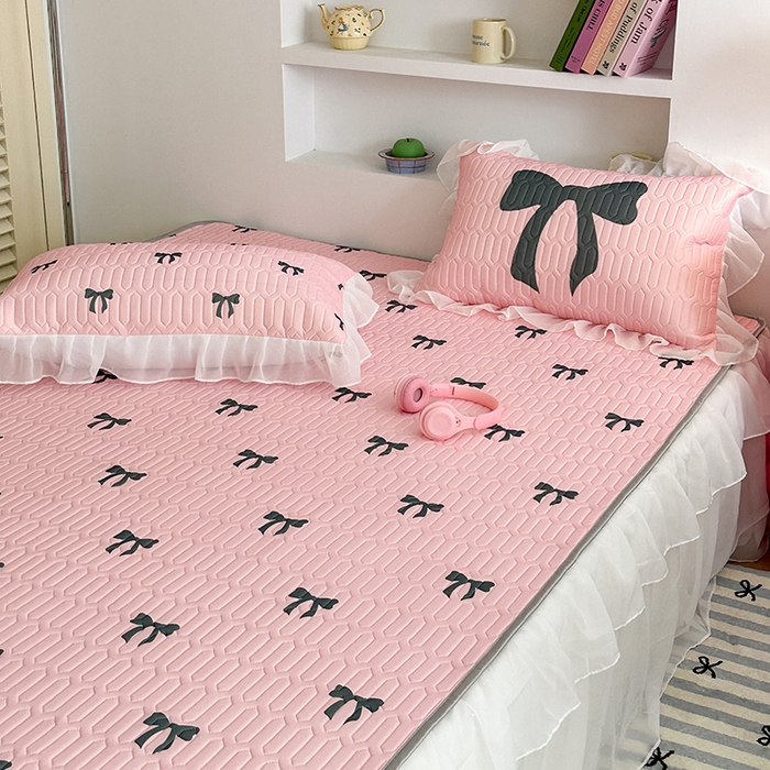 91家纺网 家纺一手货源 找家纺 昔可 新款床裙款乳胶凉席双层雪纺纱乳胶凉席三件套 黑粉蝴蝶结