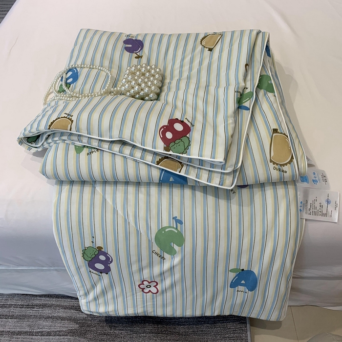 91家纺网 家纺一手货源 找家纺 奈萝家纺 2024新款A类凉感丝小凉皮夏被可机洗夏被新品空调被 字母