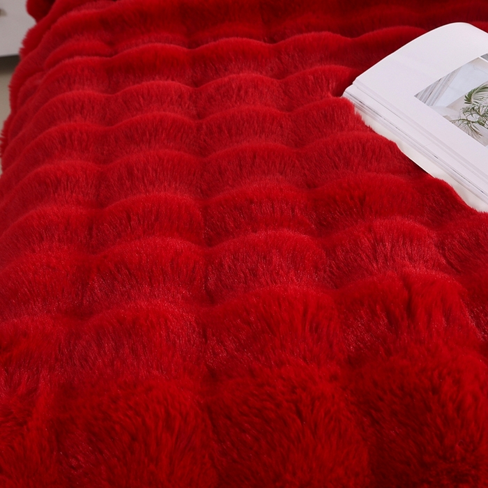 91家纺网 家纺一手货源 找家纺 芸锦豪2024新款纯色托斯卡纳兔毛大泡泡绒毛毯 红色