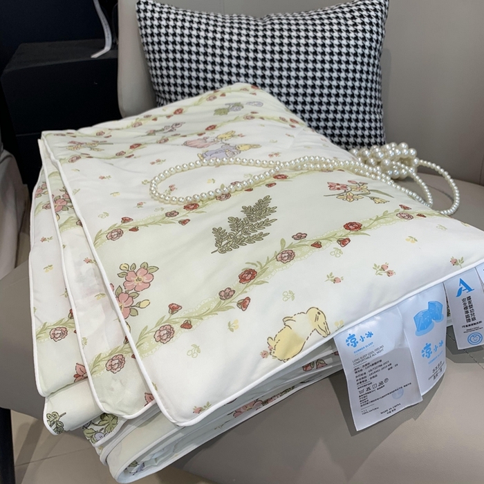 91家纺网 家纺一手货源 找家纺 奈萝家纺 2024新款A类凉感丝小凉皮夏被可机洗夏被新品空调被 清雅小兔绿