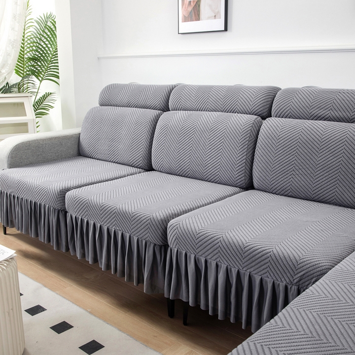 91家纺网 家纺一手货源 找家纺 千彤 2024新款裙边款弹力沙发套罩拉花绒人字纹系列沙发笠 深灰