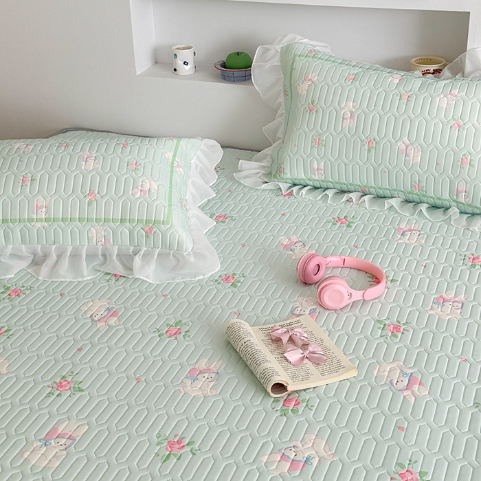 91家纺网 家纺一手货源 找家纺 昔可 新款床裙款乳胶凉席双层雪纺纱乳胶凉席三件套 田园小兔